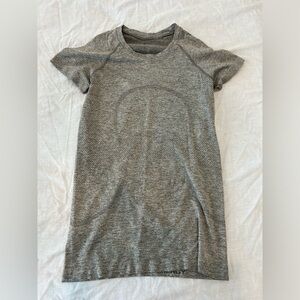 Lululemon swiftly tech short sleeve